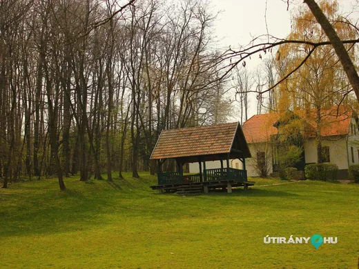 'Öregbakony Turistaház' cikk borítóképe