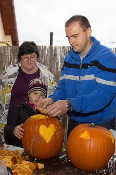 Töklámpás Parádé