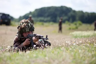 Honvédségi Közlemény borítóképe