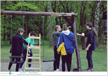 Játszótér felújítás 2021 / Fotók: Útirány.hu