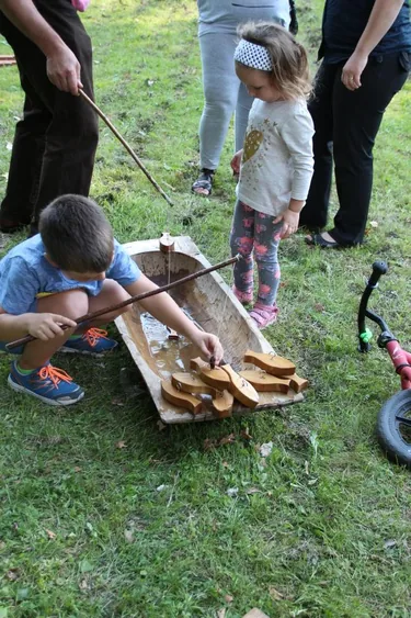 Mozog a falu!